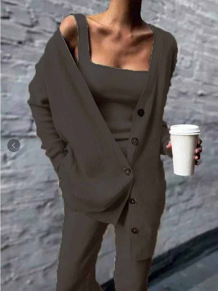 Dame Tredelte Sæt Med Knapcardigan | Bukser