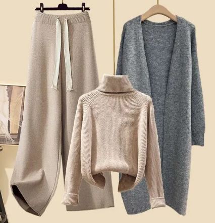 Dame Tredelte Sæt Med Rullekrave | Elegant