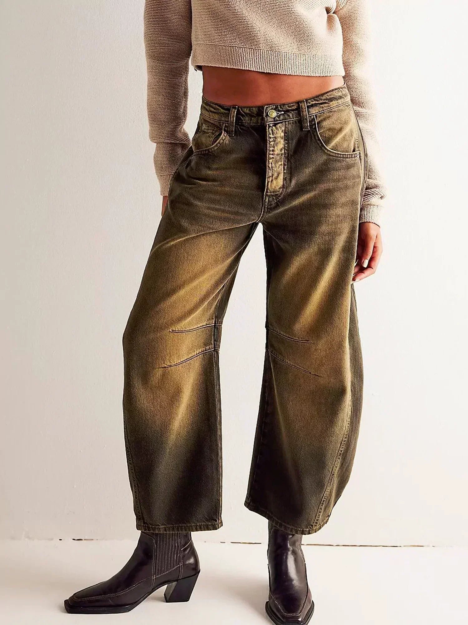 Dame Baggy Jeans Med Vidde Og Stærke Nuancer | Unik Stil