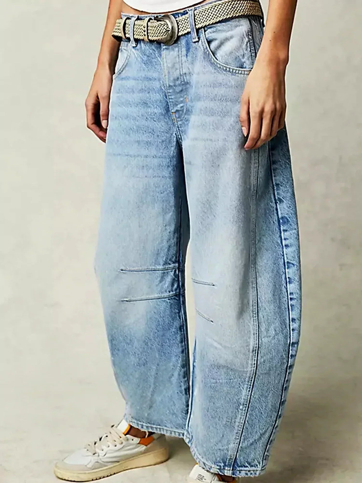 Dame Baggy Jeans Med Vidde Og Stærke Nuancer | Unik Stil