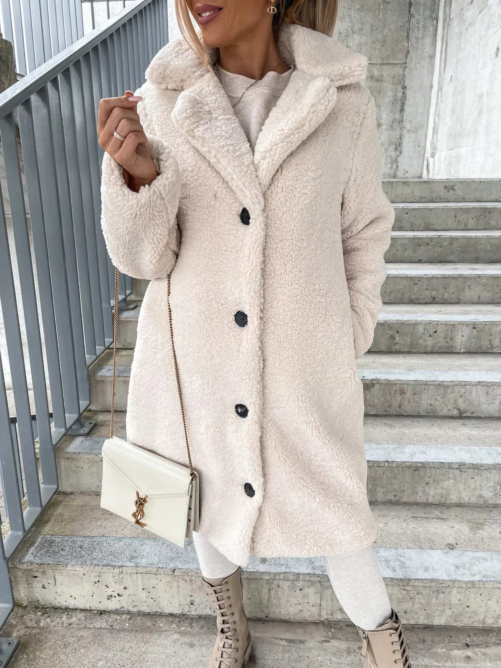 Dame Lang Frakke | Teddylook med Knapper