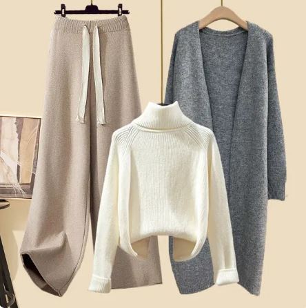 Dame Tredelte Sæt Med Rullekrave | Elegant