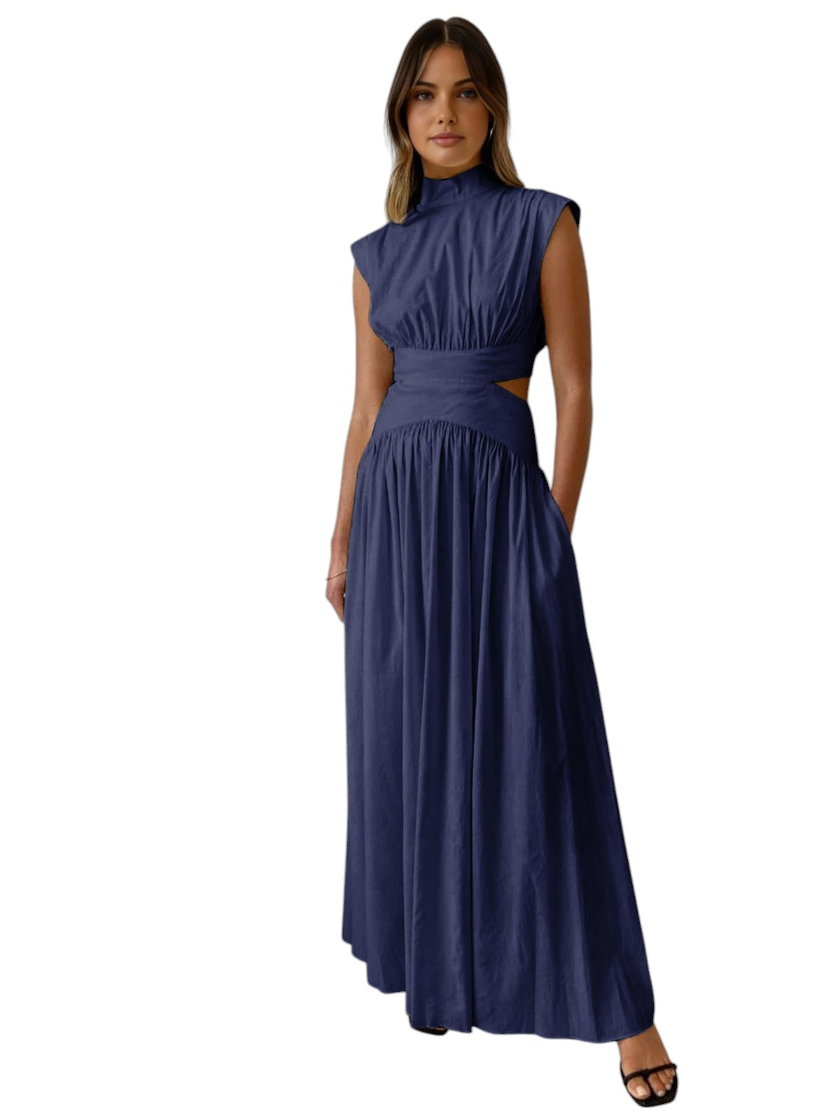 Mathilde - Elegant Drapperet Maxikjole med Høj Hals og Cutout Detaljer